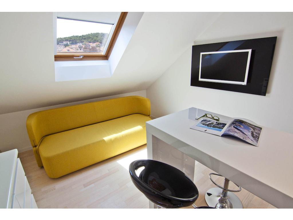 Laura Lux Guest house