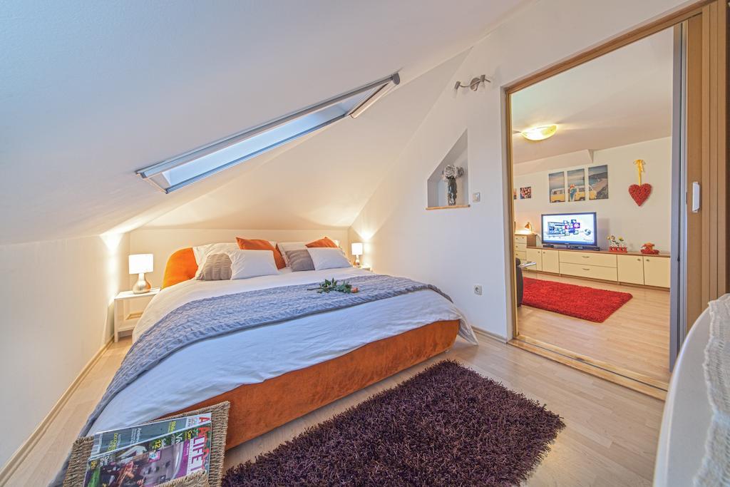 Apartment Bacvice Holiday With Free Parking
