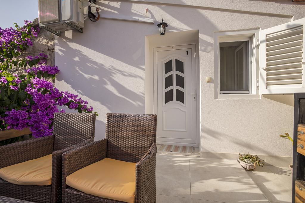 Apartman Sara *