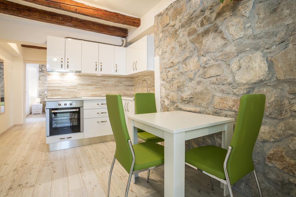 Apartman Sara *