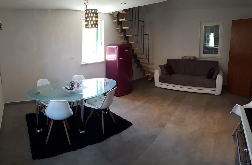 Apartment F&f