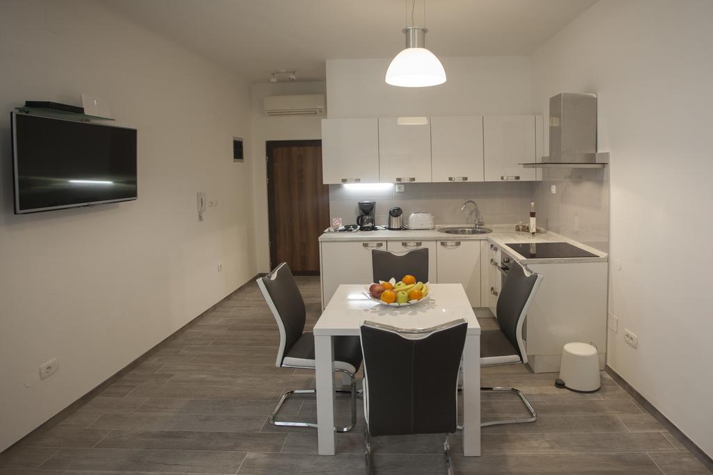 Apartment Old Square Split