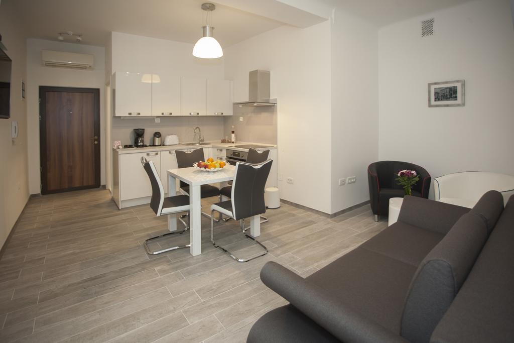 Apartment Old Square *