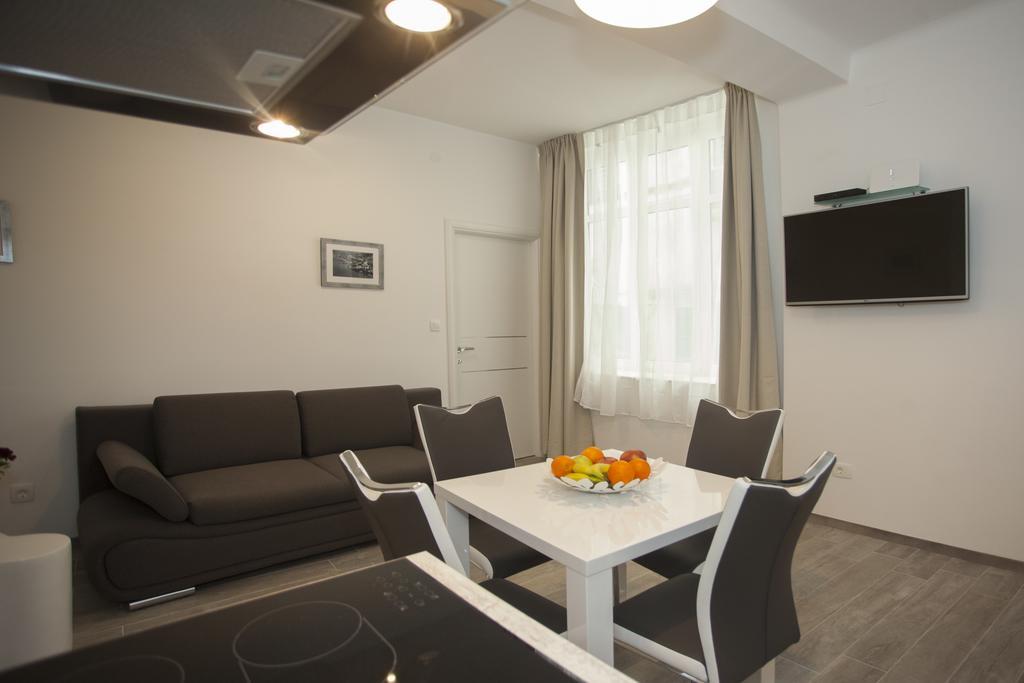 Apartment Old Square