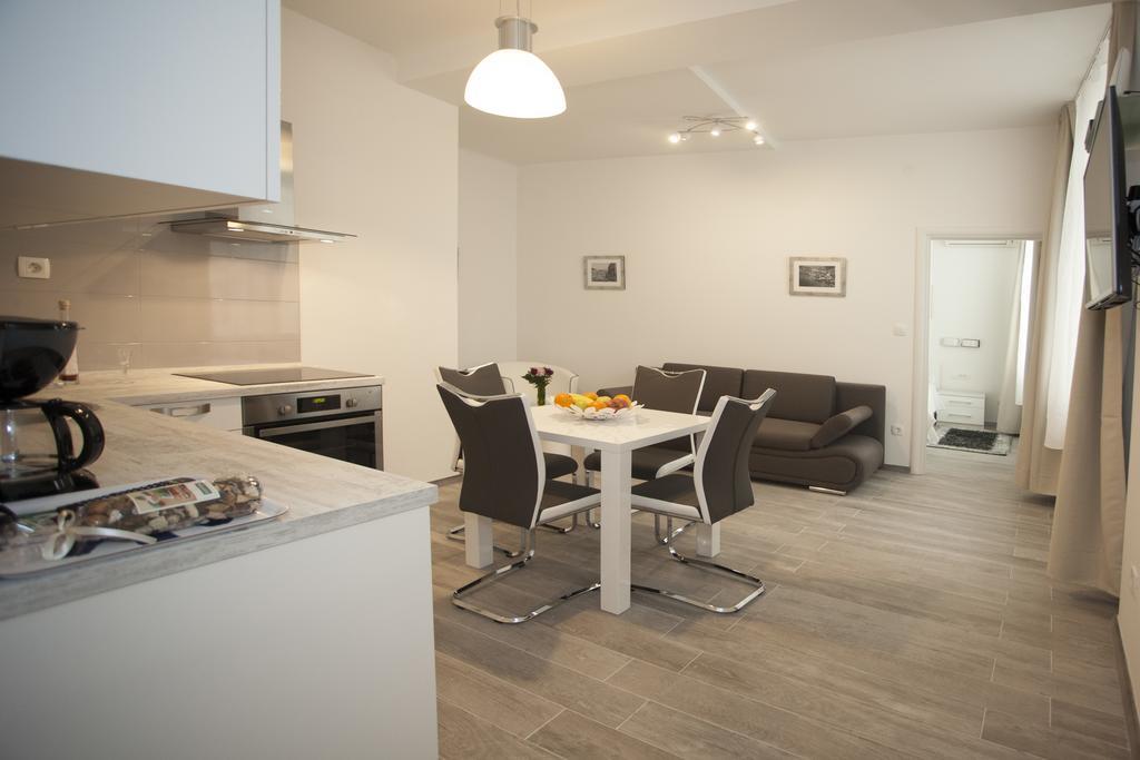 Apartment Old Square *