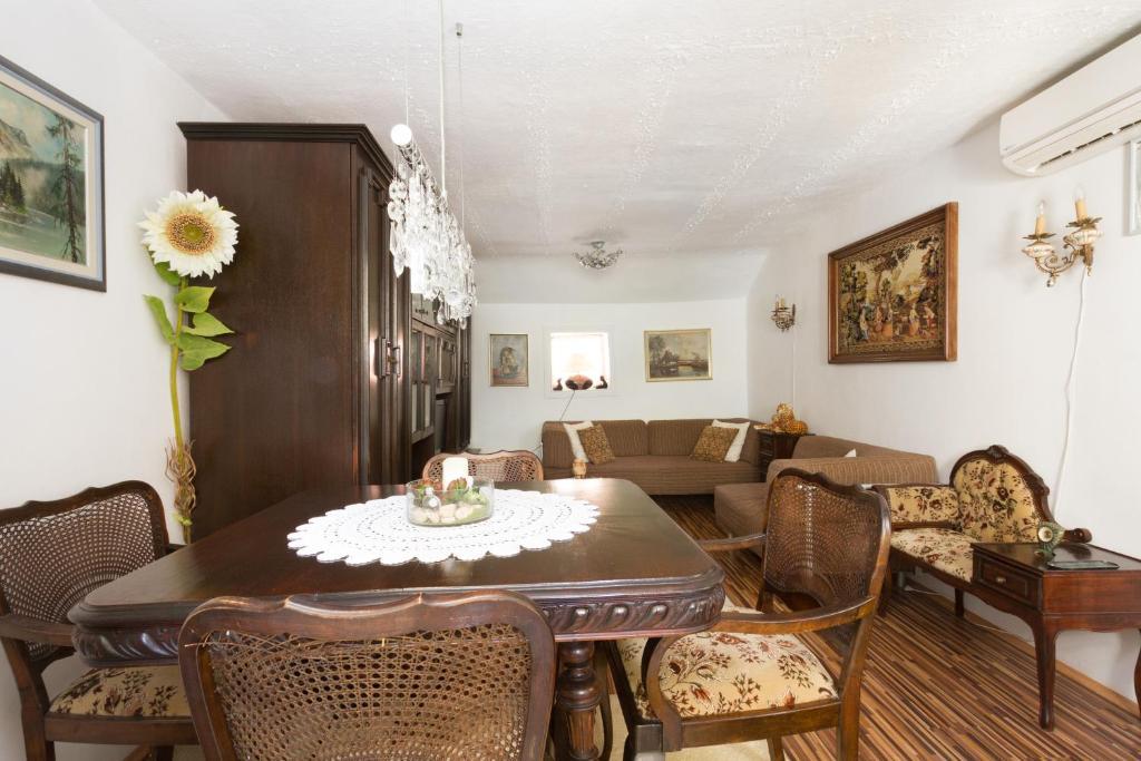 Apartman Varos *