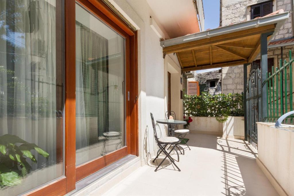 Varos Apartman