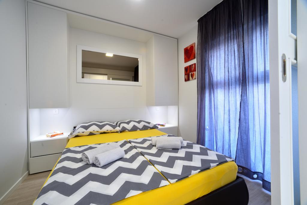 Lola Apartment Split