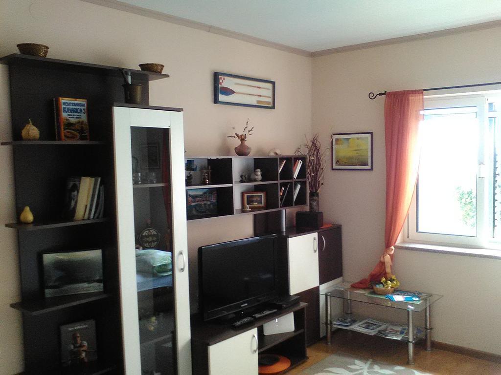 Lucy Apartment *