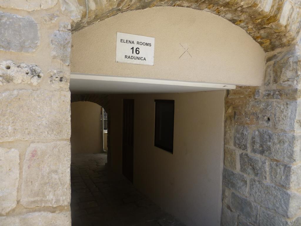 Elena Apartment Split
