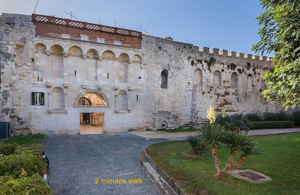 Apartment Old City Luxury Iris *