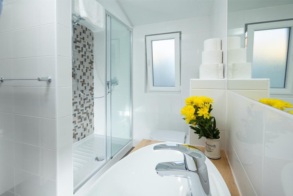 Guest house Apartments & Room Rollex Split