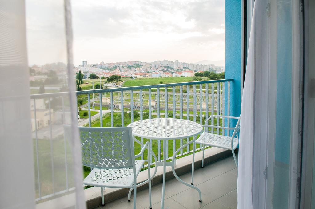 Rafael Apartment
