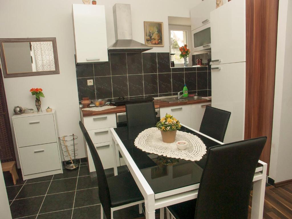 Apartman Varos