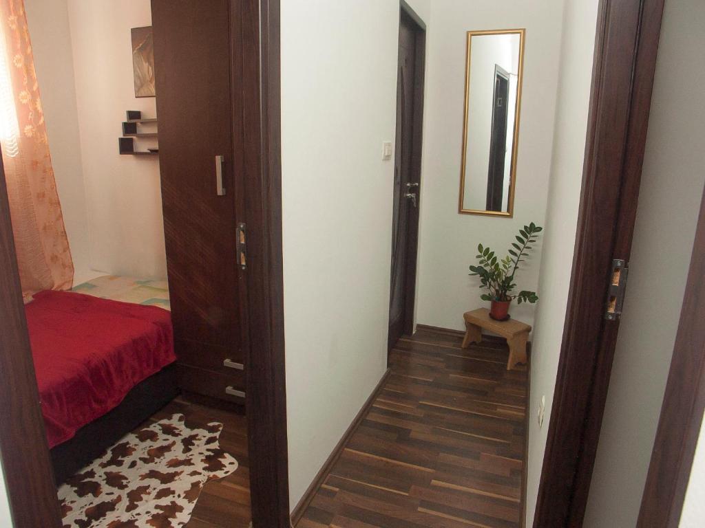 Varos Apartman *