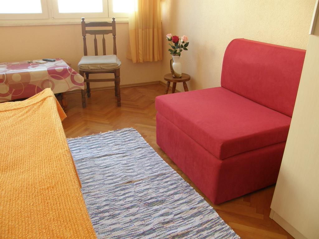 Apartment Neva *