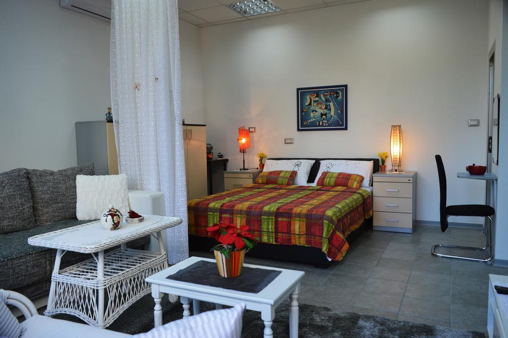 Studio Two Roses Apartment *