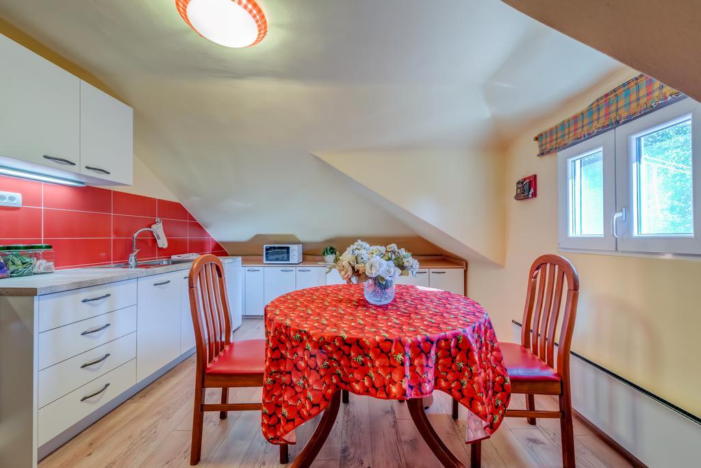Apartment Bacvice Holiday With Free Parking