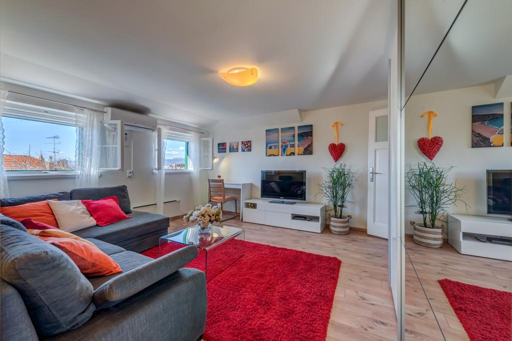 Apartment Bacvice Holiday With Free Parking