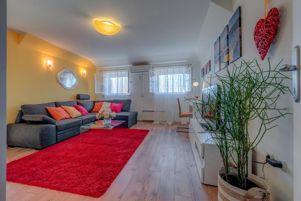 Apartment Bacvice Holiday With Free Parking Split