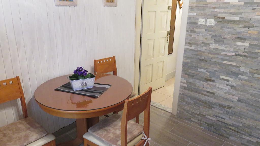 Center Neno Apartment *