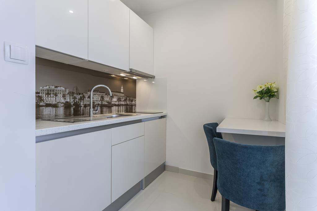 Holiday & Apartment *