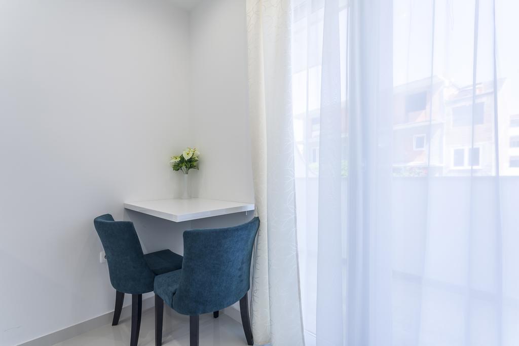 Holiday & Apartment *