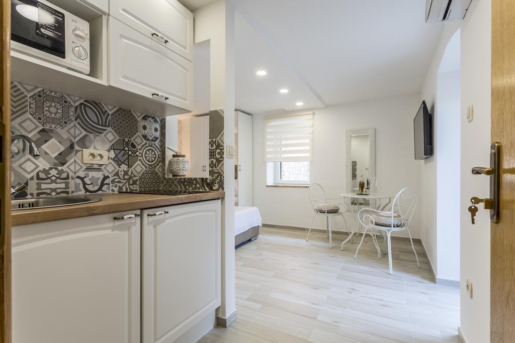 Apartment Center *