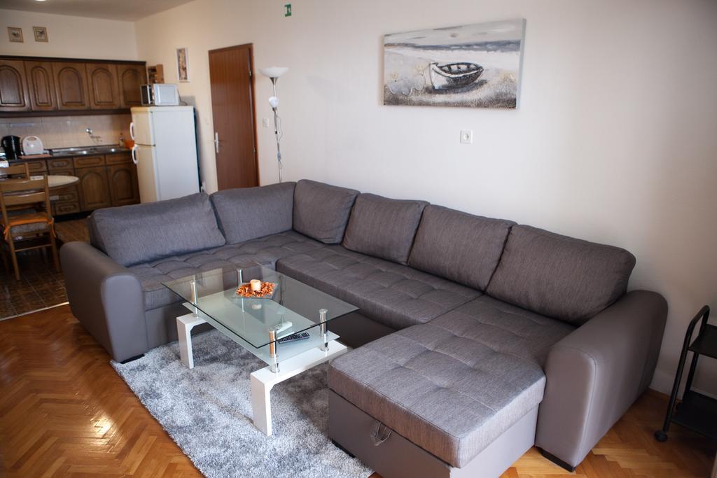 Bruno Apartment Split