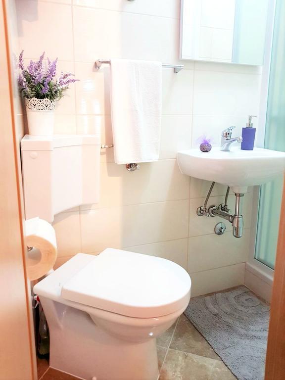 Ivana With Private Bathroom - Center Of