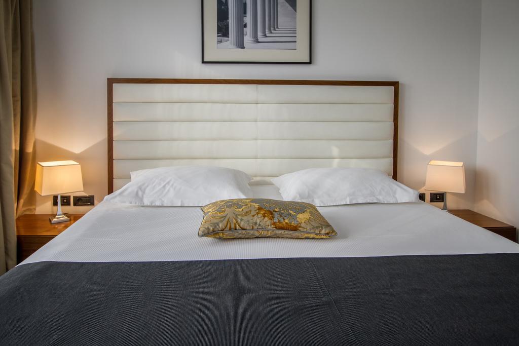 Atrium Hotel 5*
