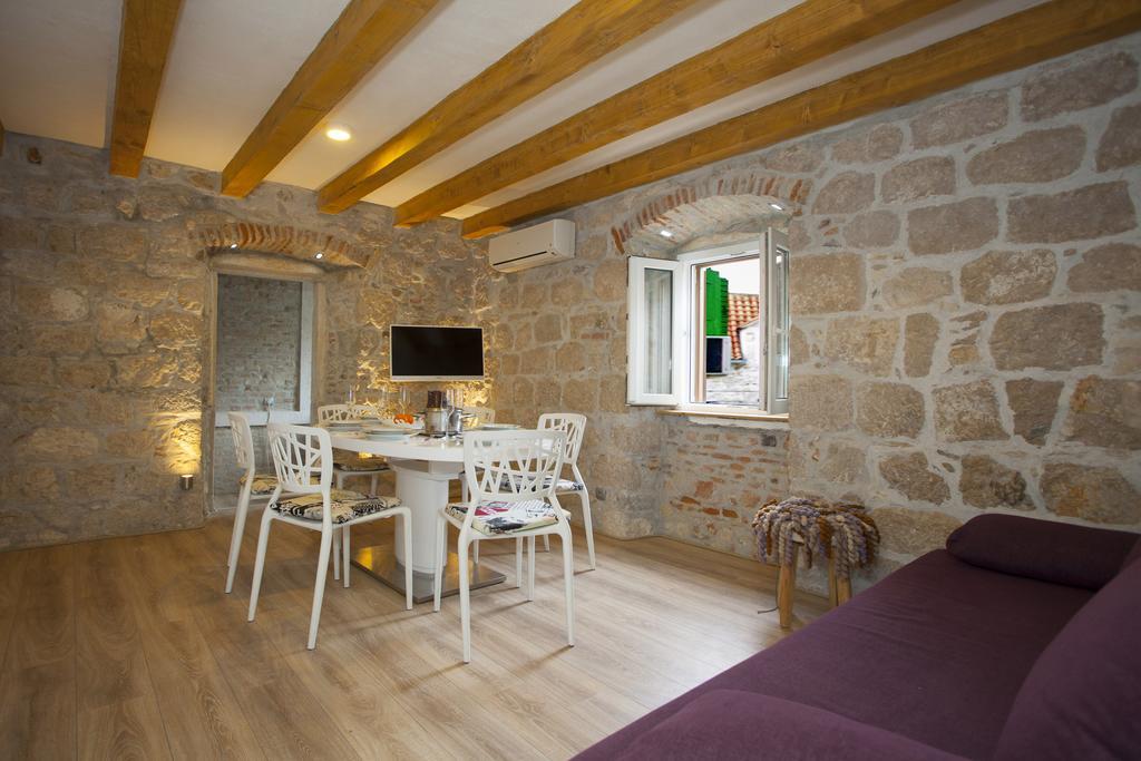 Veli Varos Apartment