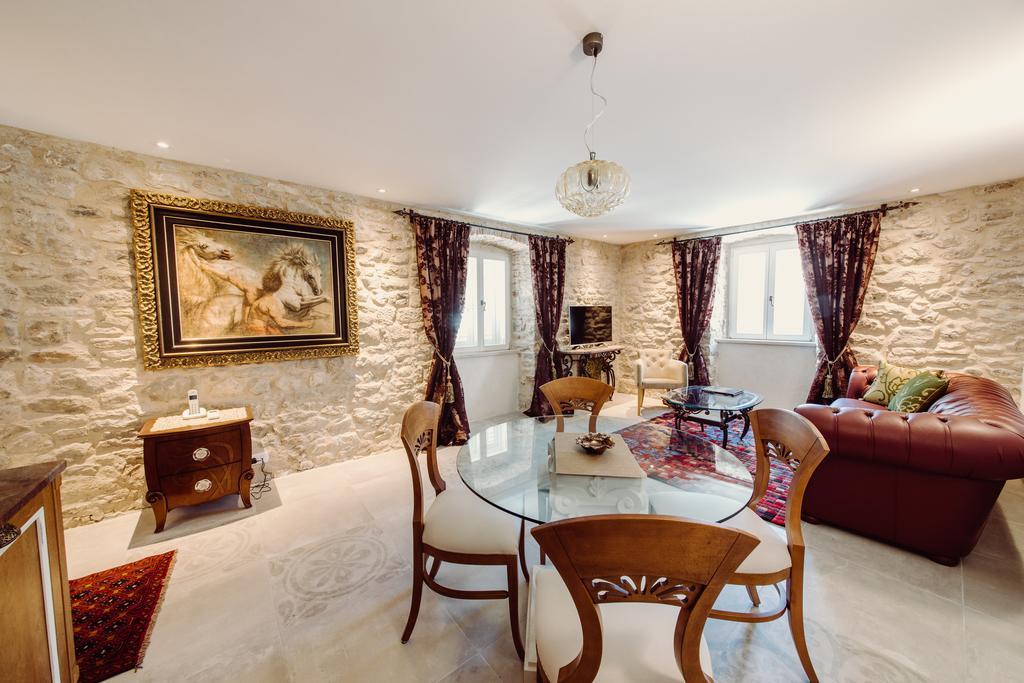 Nepos Hotel