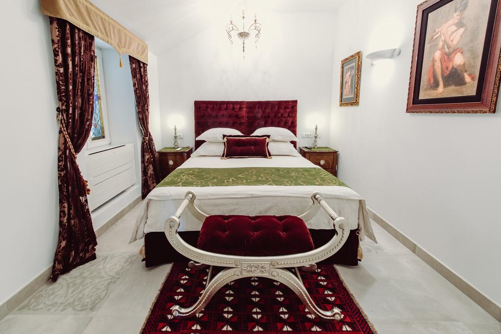 Hotel Nepos