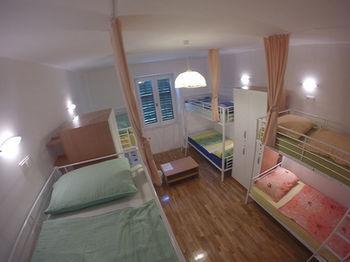 Backpackers 2 * Split