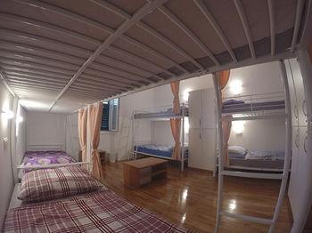 Hostel Backpackers 2