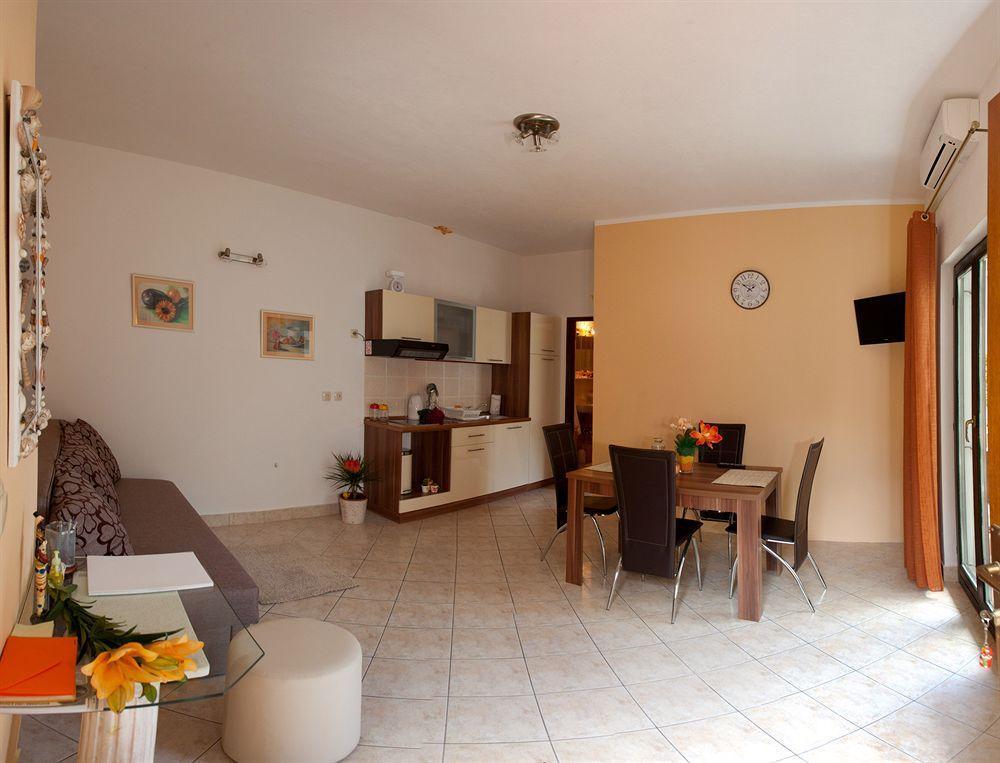 Apartment Veli Varos *