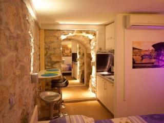 Veli Varos Apartment *