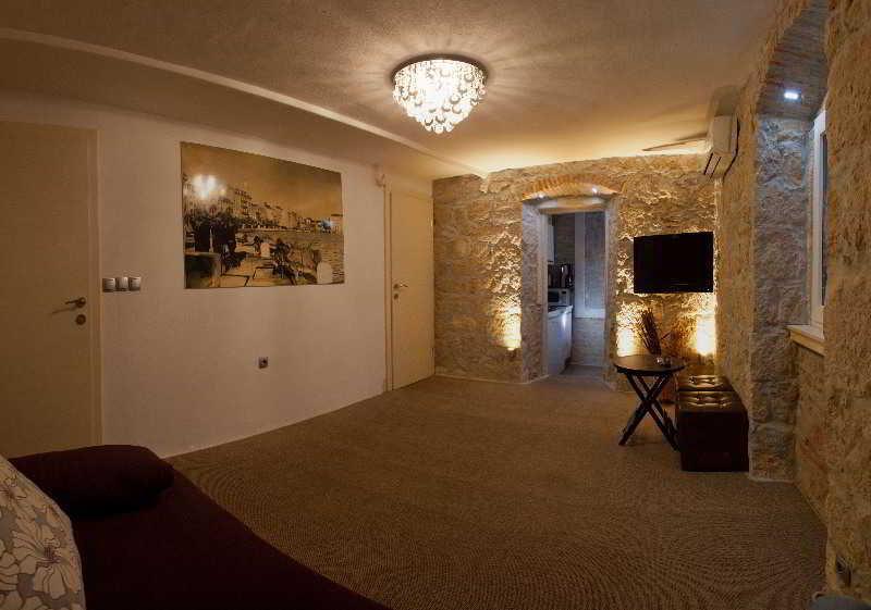Apartment Veli Varos Split