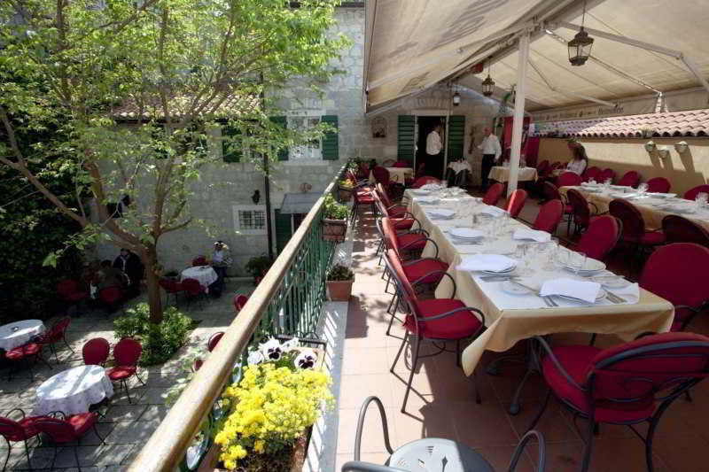 Apartment Veli Varos Split
