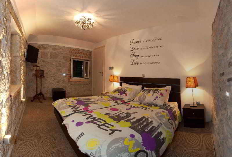 Veli Varos Apartment Split