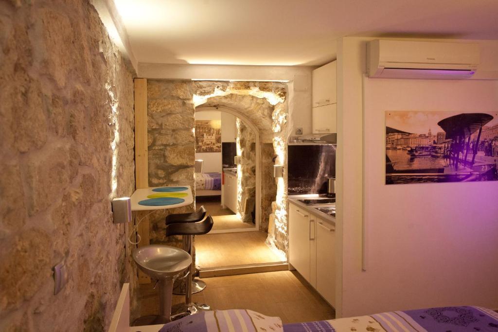 Veli Varos Apartment Split