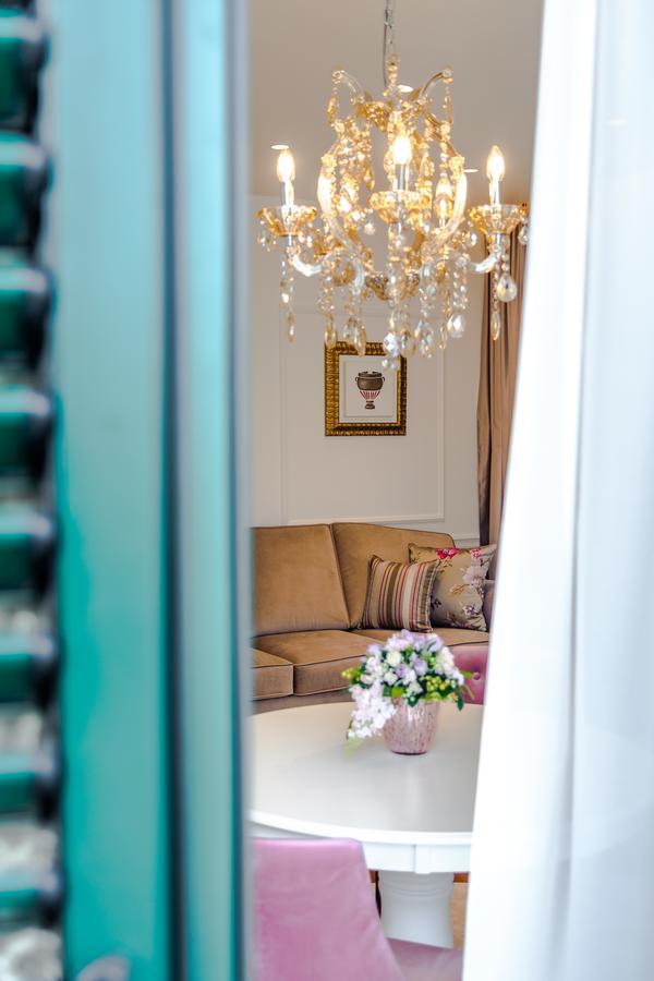 Acomodação com café da manhã  Ann Luxury 4*
