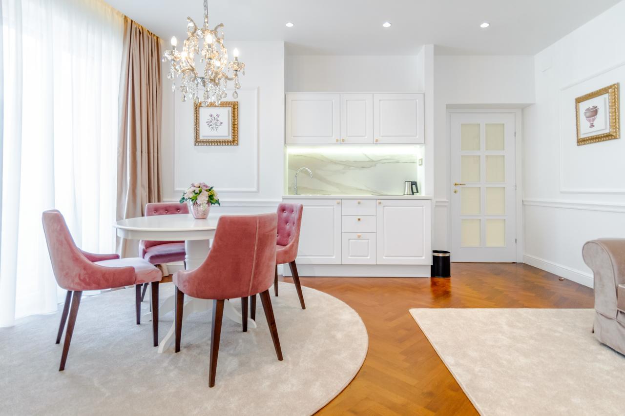 Acomodação com café da manhã  Ann Luxury 4*