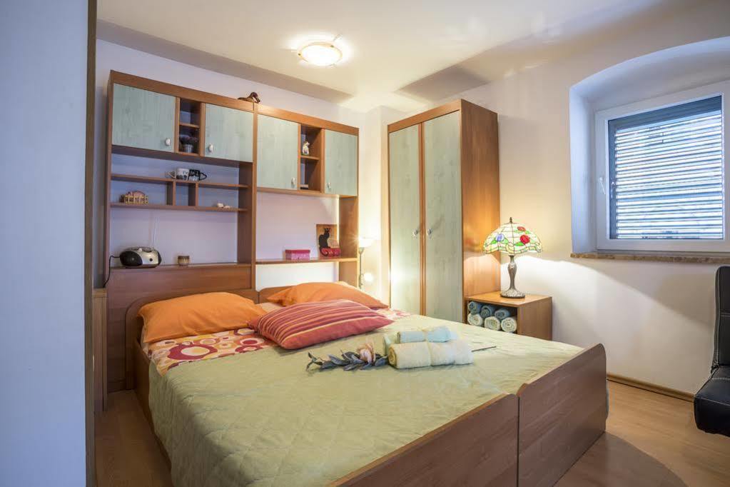 Center Apartment *