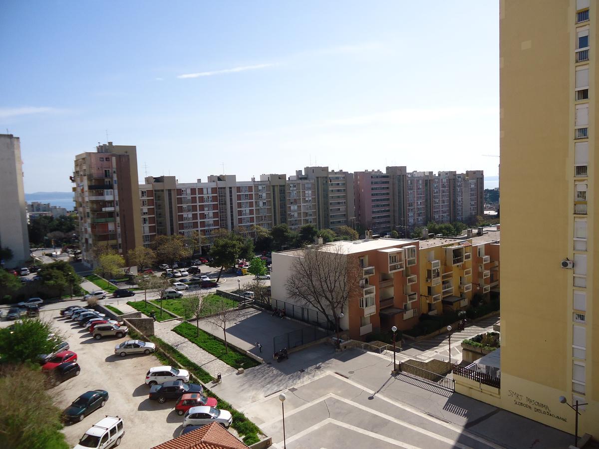 Apartment Sweet Split
