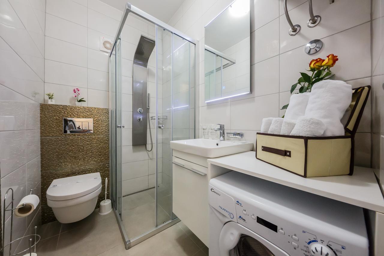 Emica Apartment *