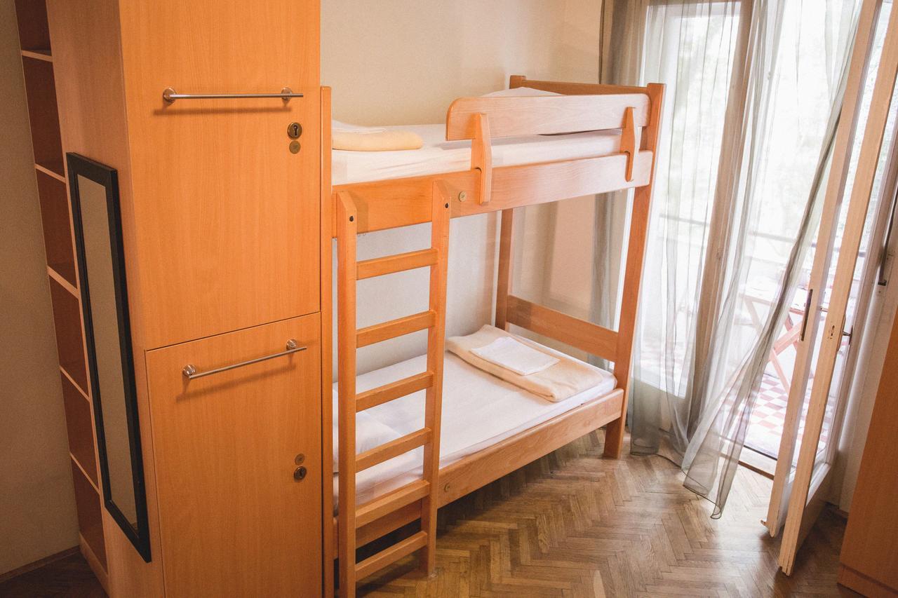 Tchaikovsky Hostel *