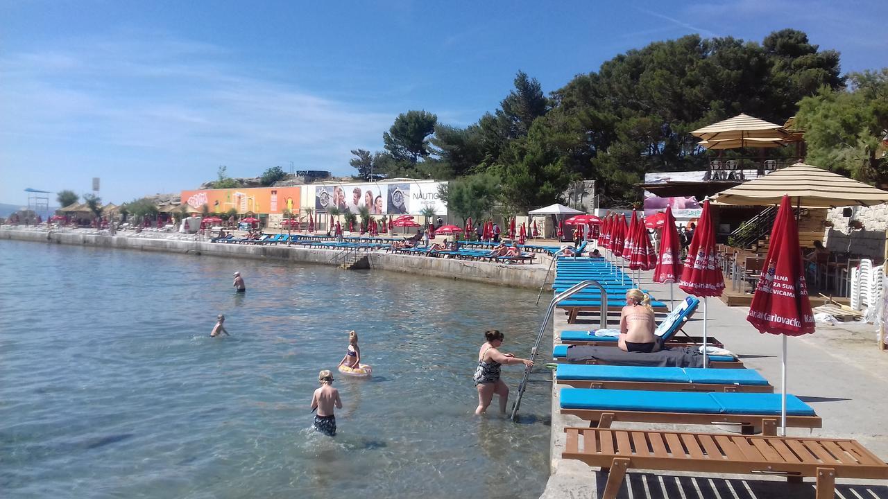 Apartment Apartments Crvena Orhideja Split
