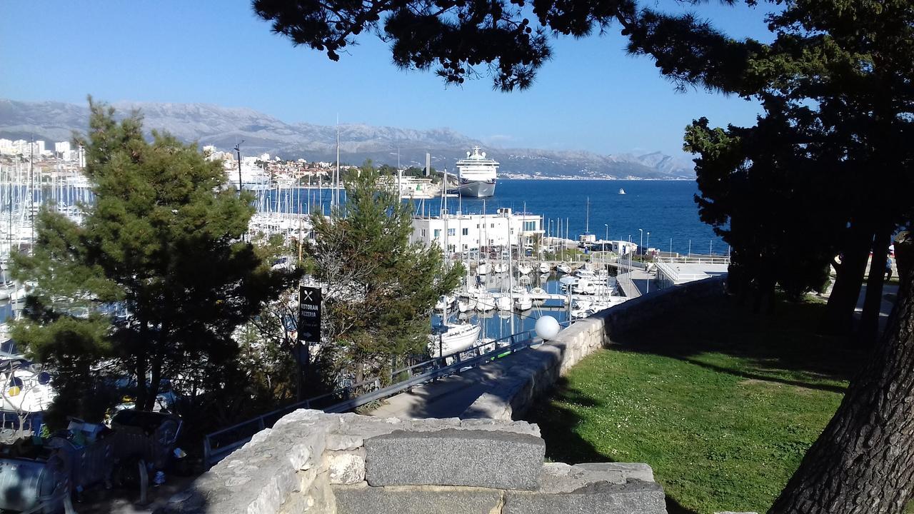 Apartment Apartments Crvena Orhideja Split